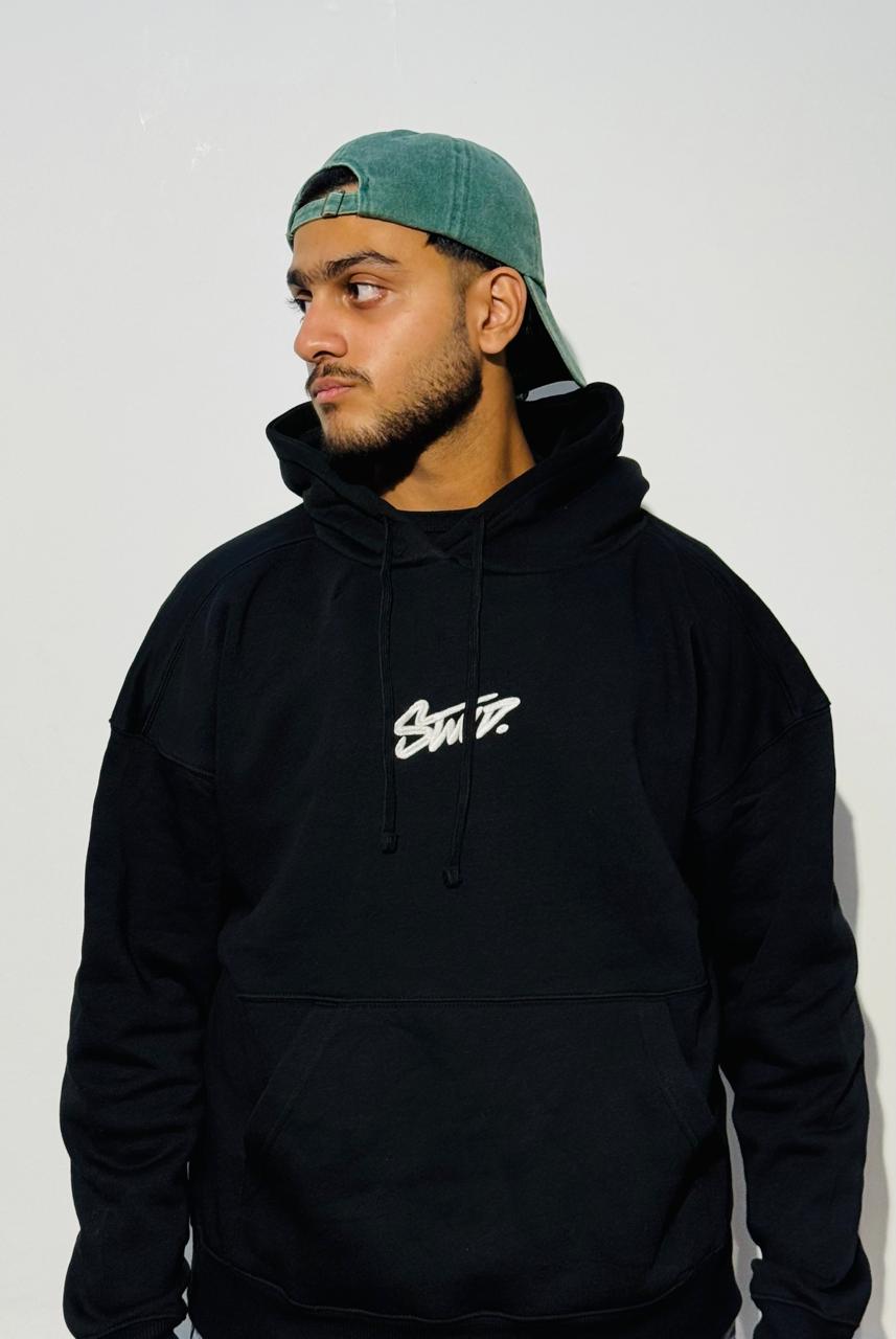 STWD BLACK OVERSIZED CROPPED HOODIE.