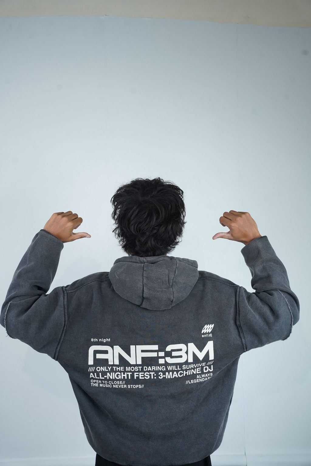 NIGHTWAVE OVERSIZED CROPPED HOODIE.